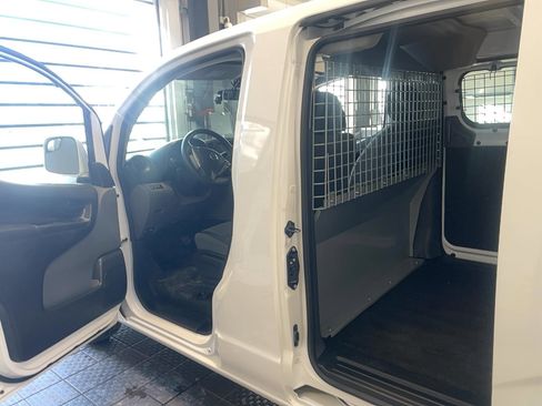 Used 2021 Nissan NV200 SV w/ Sliding Door Glass Package FWD image 11