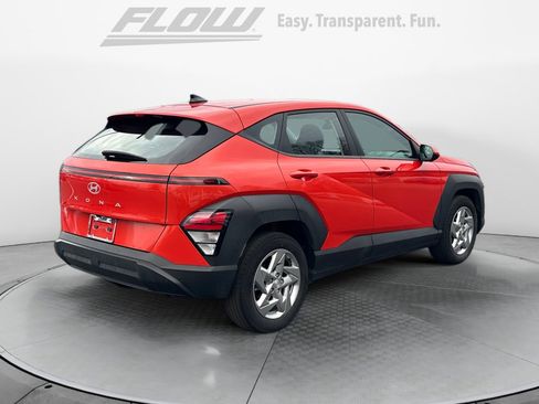 Certified 2024 Hyundai Kona SE image 7