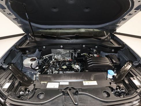 Used 2025 Volkswagen Atlas SEL Premium R-Line image 32