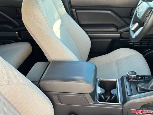 Certified 2025 Toyota 4Runner SR5 AWD/4WD image 14