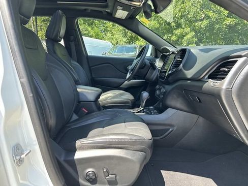 Used 2019 Jeep Cherokee High Altitude AWD/4WD image 18