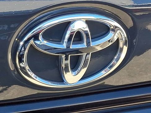 Used 2024 Toyota Corolla LE FWD image 8