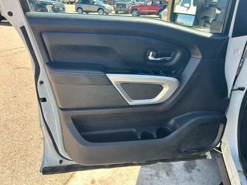 Used 2017 Nissan Titan Platinum Reserve image 14