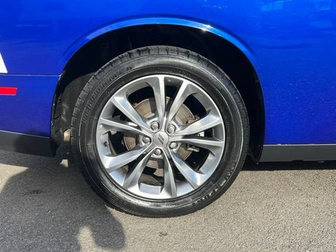 Used 2021 Dodge Challenger SXT image 9