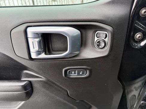 Used 2021 Jeep Wrangler Unlimited Sport S image 17