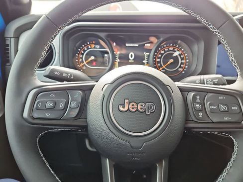 New 2025 Jeep Gladiator Sport AWD/4WD image 28