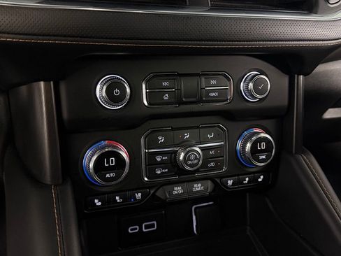 Used 2024 GMC Yukon AT4 AWD/4WD image 19