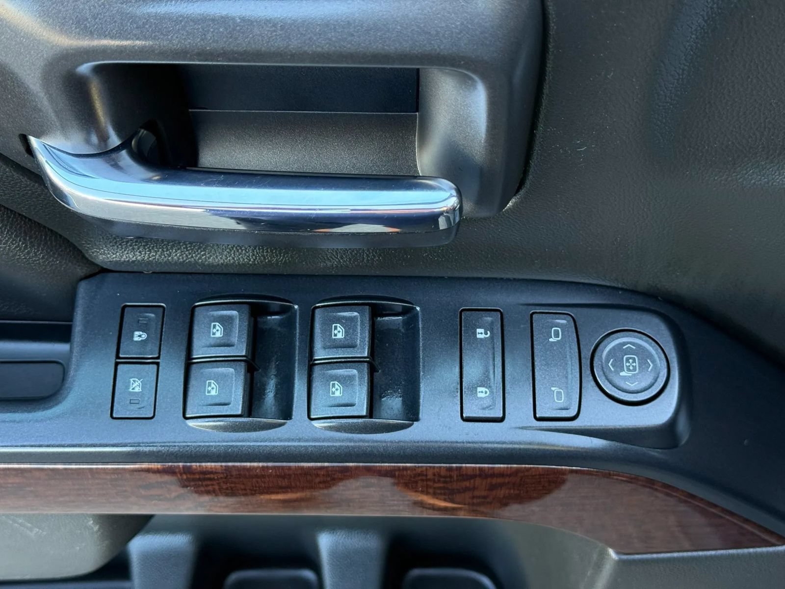 Used 2018 GMC Sierra 1500 SLE w/ Suspension Package, Off-Road AWD/4WD image 14