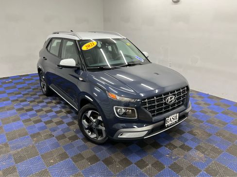 Used 2021 Hyundai Venue image 29