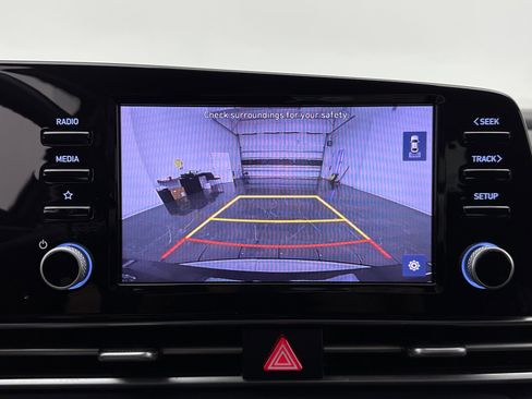 Used 2022 Hyundai Elantra SEL w/ Convenience Package FWD image 15