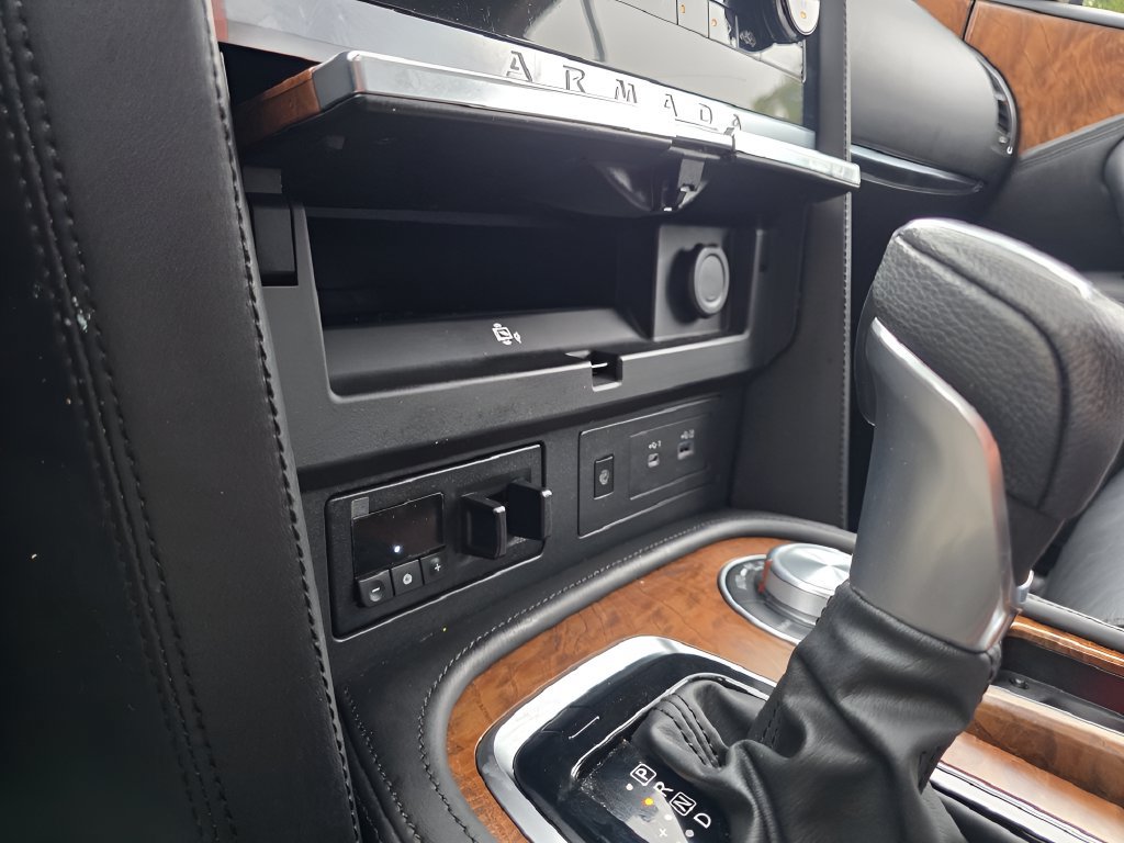 Used 2023 Nissan Armada SL AWD/4WD image 30