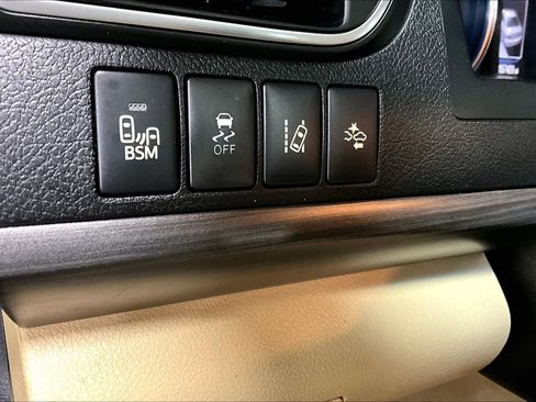 Used 2017 Toyota Camry XLE image 33