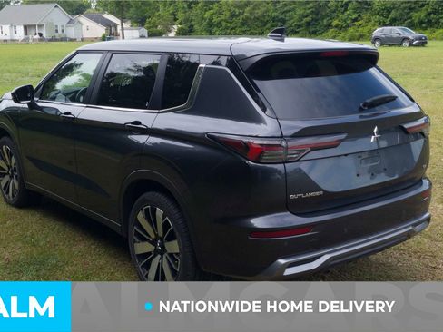 Used 2025 Mitsubishi Outlander SE FWD image 5