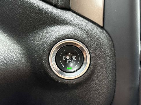 Used 2019 Chevrolet Silverado 1500 High Country AWD/4WD image 17