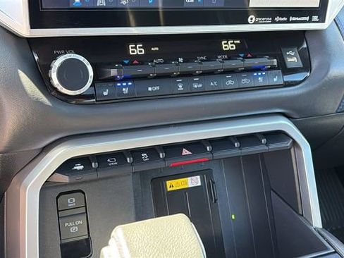 Used 2023 Toyota Tundra Platinum AWD/4WD image 19