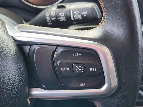 Used 2021 Jeep Wrangler Unlimited Sahara AWD/4WD image 29