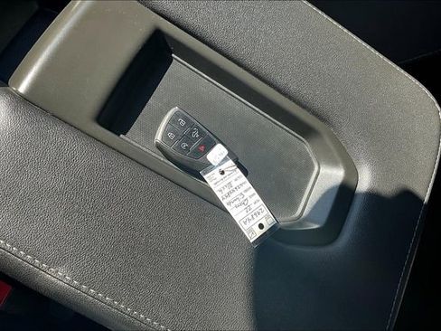 Used 2022 Chevrolet Silverado 1500 LT image 9