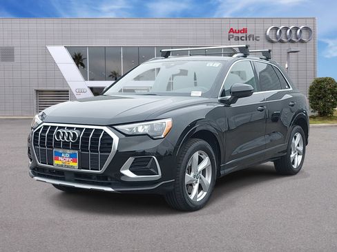 Used 2019 Audi Q3 2.0T Premium w/ Convenience Package AWD/4WD image 1