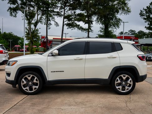 Used 2019 Jeep Compass Limited AWD/4WD image 2