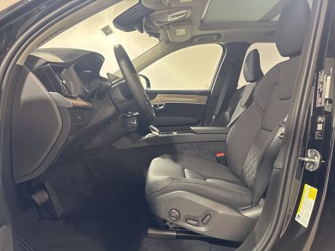 New 2026 Volvo XC90 B6 Plus w/ Protection Package Premier image 19