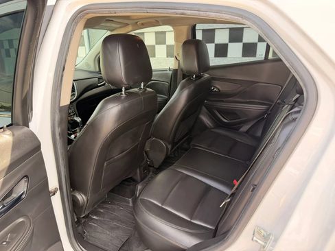 Used 2018 Buick Encore Essence FWD image 22
