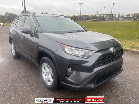 Used 2019 Toyota RAV4 XLE image 1