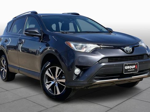 Used 2018 Toyota RAV4 XLE image 3