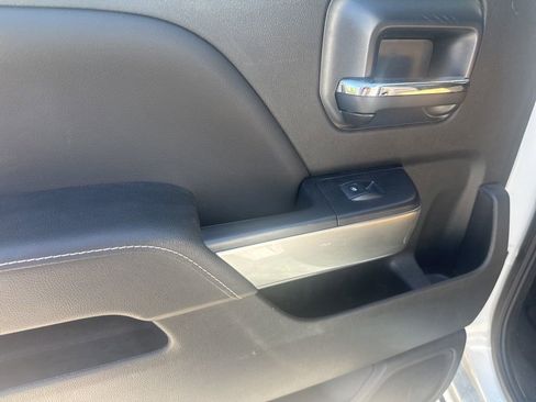 Used 2018 Chevrolet Silverado 1500 LT w/ LT Convenience Package image 12