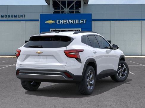 New 2026 Chevrolet Trax LT w/ LT Convenience Package FWD image 4