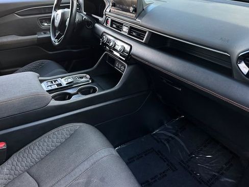 Certified 2023 Honda Pilot Sport image 21