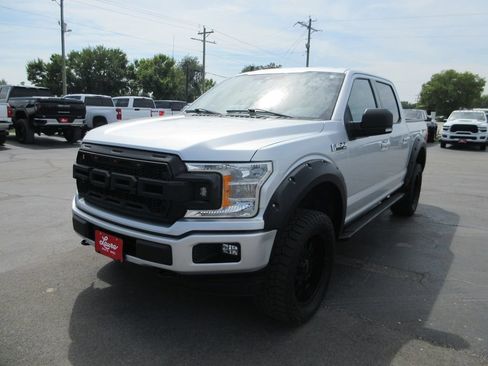 Used 2019 Ford F150 XLT w/ Equipment Group 302A Luxury AWD/4WD image 11