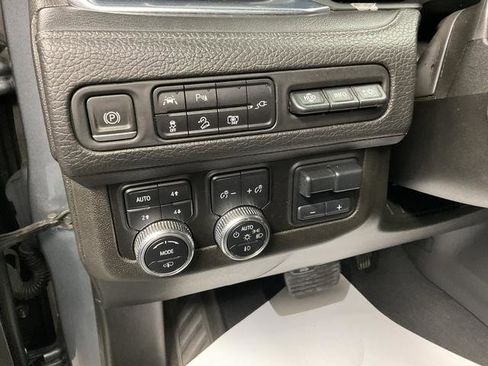 Used 2022 GMC Yukon XL Denali w/ Denali Ultimate Package image 12