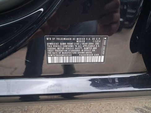 Used 2025 Volkswagen Jetta SE FWD image 3