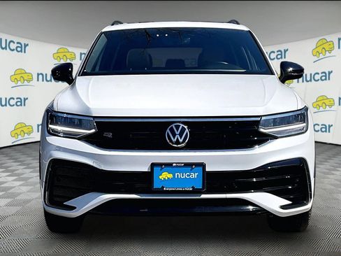 Used 2024 Volkswagen Tiguan SE R-Line image 2