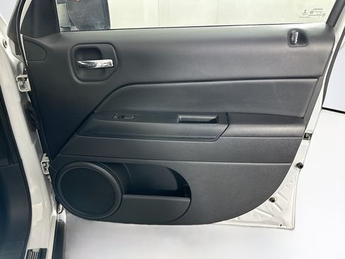 Used 2017 Jeep Patriot Sport w/ Power Value Group AWD/4WD image 27