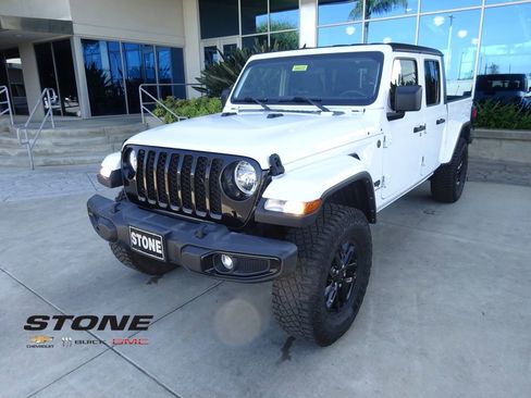 Used 2022 Jeep Gladiator Sport AWD/4WD image 35