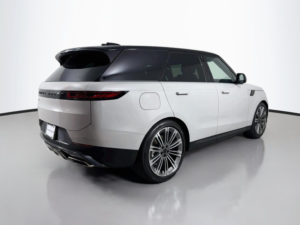 New 2027 Land Rover Range Rover Sport SE AWD/4WD image 5