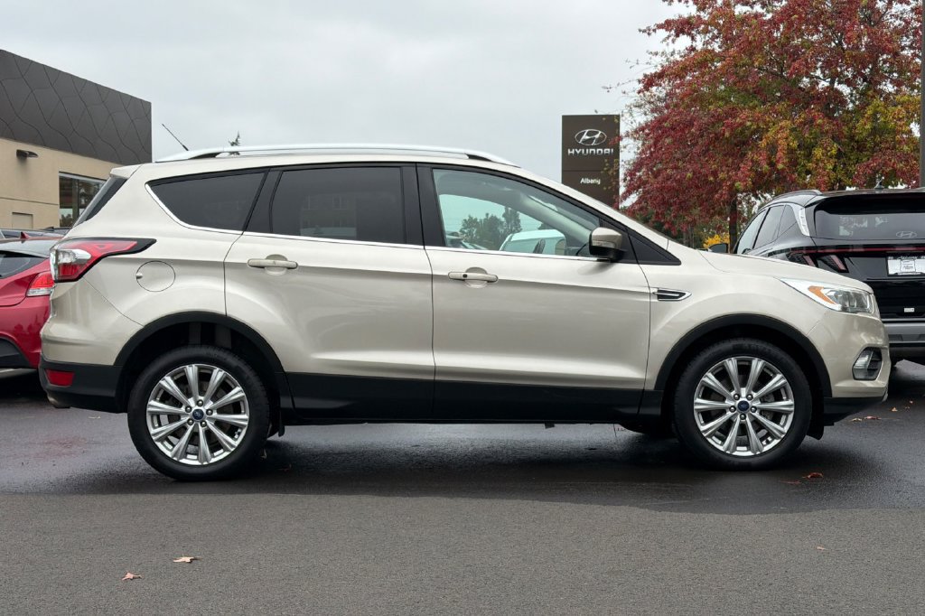 Used 2017 Ford Escape Titanium FWD image 3
