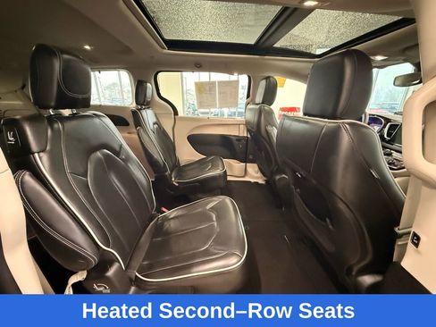 Used 2023 Chrysler Pacifica Limited image 19