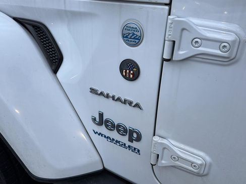 Used 2021 Jeep Wrangler Unlimited Sahara w/ Cold Weather Group image 8