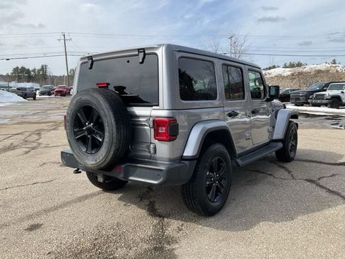 Used 2020 Jeep Wrangler Unlimited Sahara AWD/4WD image 7