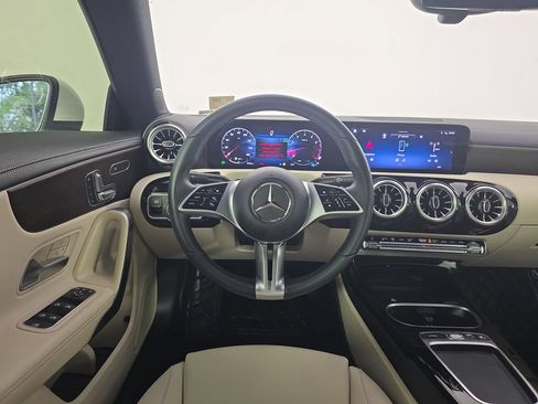 Used 2025 Mercedes-Benz CLA 250 image 16