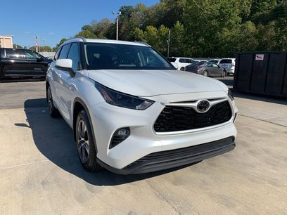 Used 2022 Toyota Highlander XLE