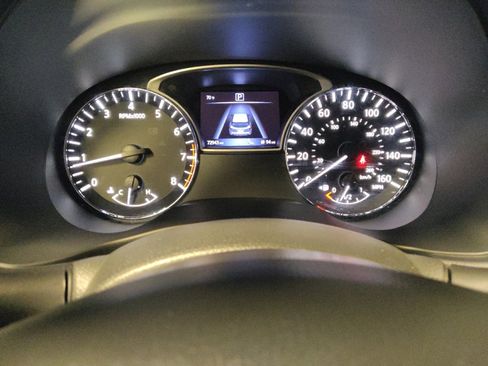 Used 2020 Nissan Pathfinder SV image 23