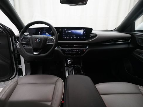 Used 2025 Buick Envista Sport Touring FWD image 5