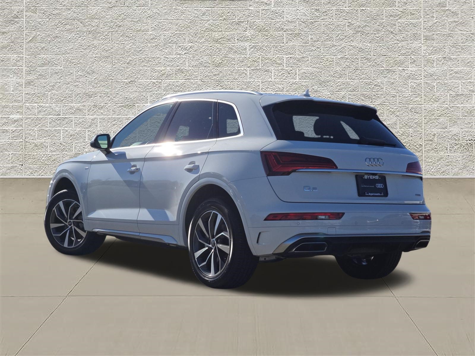 Certified 2023 Audi Q5 2.0T Premium w/ Convenience Package AWD/4WD image 5