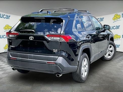 Used 2020 Toyota RAV4 XLE w/ Convenience Package AWD/4WD image 13