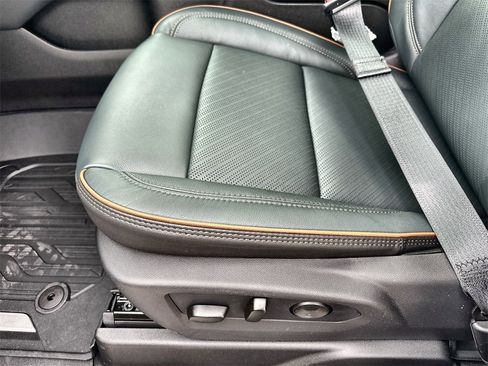 New 2026 GMC Yukon AT4 w/ AT4 Premium Plus Package image 25