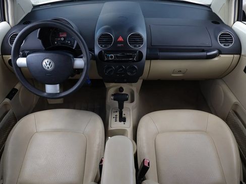 Used 2008 Volkswagen Beetle S FWD image 2