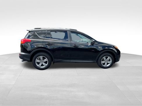 Used 2015 Toyota RAV4 XLE AWD/4WD image 4